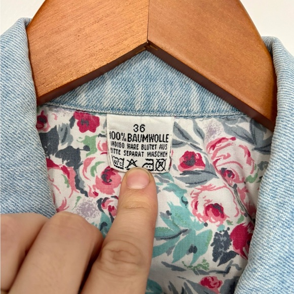 Denim Jacket with Floral Sleeves - Picture 4 of 5